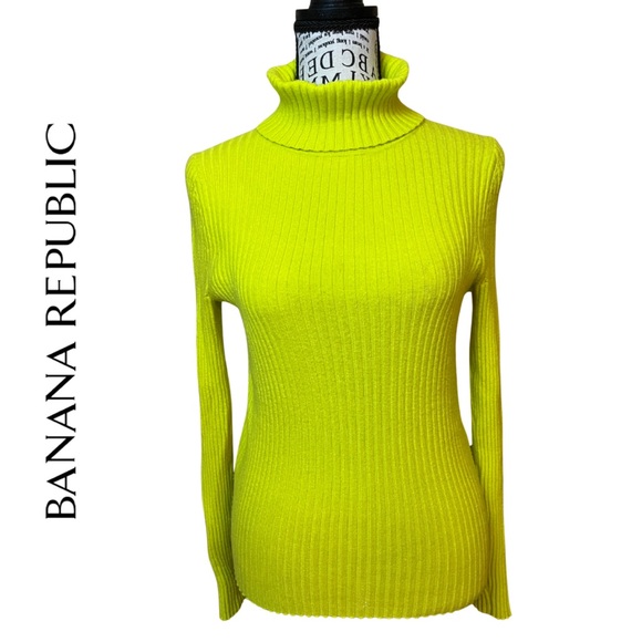 Banana Republic Yellow Turtleneck, size XS - Picture 1 of 10